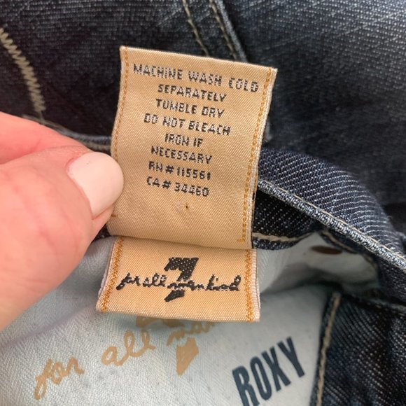 7 for All Mankind Petite Roxy Straight Leg Denim Size 27 - Picture 4 of 4